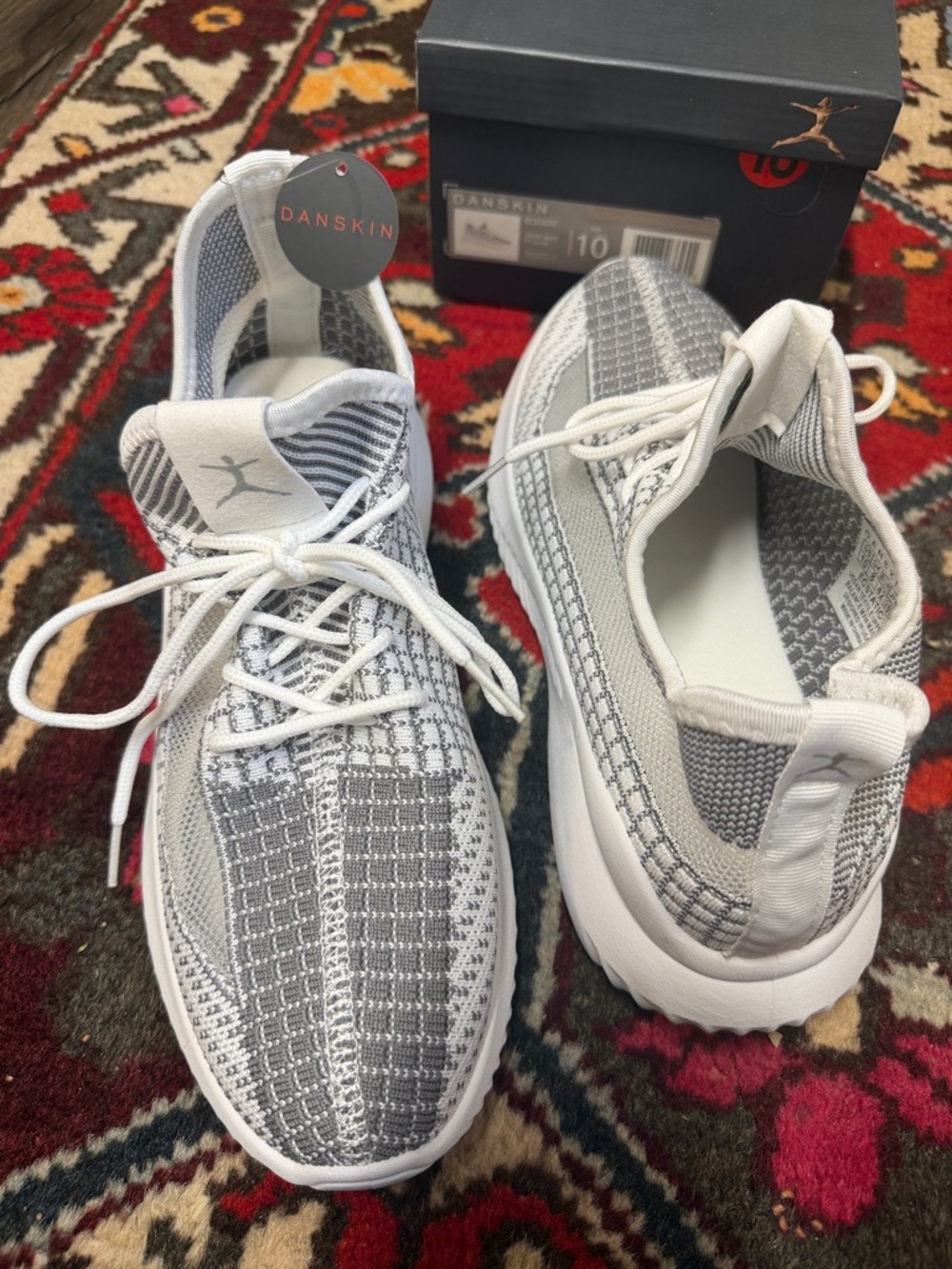 Women's Ecstatic Lace-Up Sneakers Size 10 - Picture 3 of 4